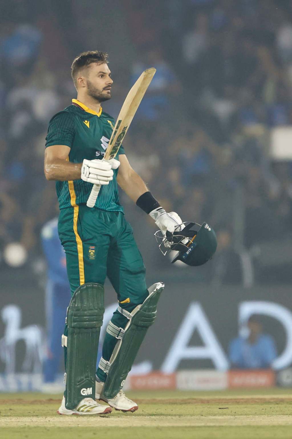 India vs South Africa 2nd ODI 2025 – Virat Kohli and Ruturaj Gaikwad celebrating centuries while Aiden Markram leads South Africa’s record chase in Raipur.